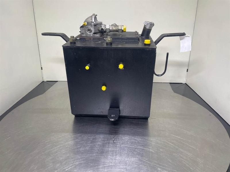 Ahlmann AZ150-4182967A/4181241A-Tank/Behälter/Reservoir - Гидравлика для Строительной техники: фото 4 Ahlmann AZ150-4182967A/4181241A-Tank/Behälter/Reservoir - Гидравлика для Строительной техники: фото 4