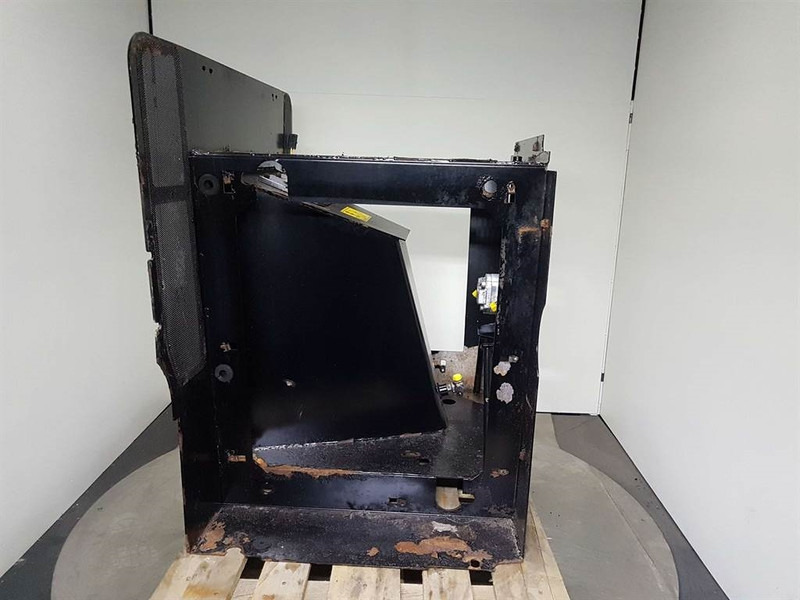 Case 621D-84528083-Tank/Behälter/Reservoir - Гидравлика для Строительной техники: фото 3 Case 621D-84528083-Tank/Behälter/Reservoir - Гидравлика для Строительной техники: фото 3