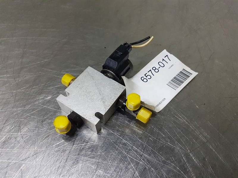 Case 621D-CNH 445471A1-Valve/Ventile/Ventiel - Гидравлика для Строительной техники: фото 1 Case 621D-CNH 445471A1-Valve/Ventile/Ventiel - Гидравлика для Строительной техники: фото 1