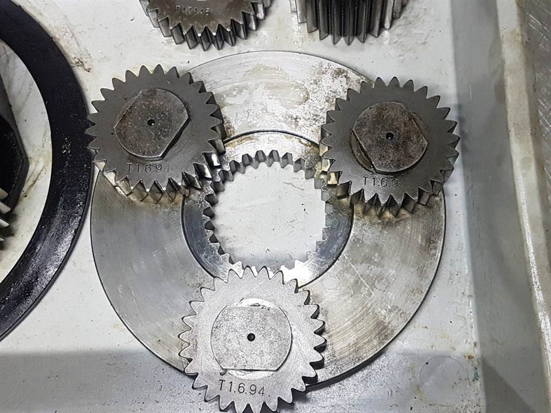 Гидравлика для Строительной техники Case -Komatsu 7511-046B-Swing motor/Schwenk-/Zwenkmotor: фото 8 Гидравлика для Строительной техники Case -Komatsu 7511-046B-Swing motor/Schwenk-/Zwenkmotor: фото 8