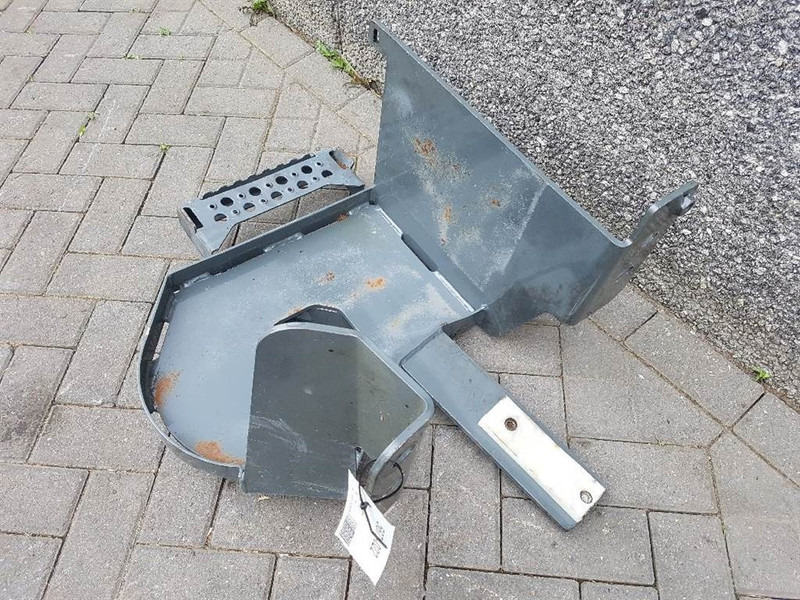 Liebherr L514 - 9069847 - Tankmounting/Tankhalterung - Рама/ Шасси: фото 3 Liebherr L514 - 9069847 - Tankmounting/Tankhalterung - Рама/ Шасси: фото 3