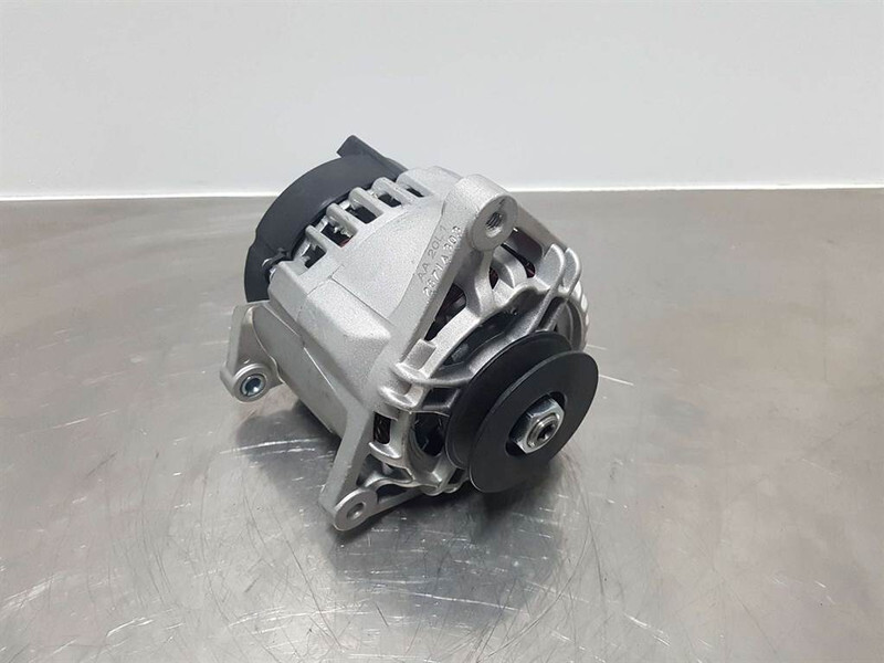 Manitou 12V 80A - Alternator/Lichtmaschine/Dynamo - Двигатель для Строительной техники: фото 1 Manitou 12V 80A - Alternator/Lichtmaschine/Dynamo - Двигатель для Строительной техники: фото 1
