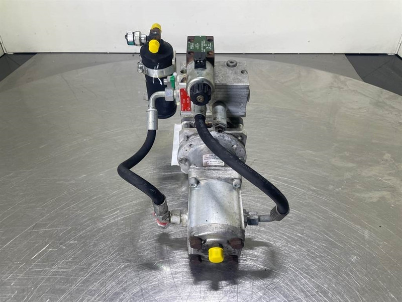 Mecalac 12MTX-5620108/6090359/6050187-Compressor - Двигатель для Строительной техники: фото 3 Mecalac 12MTX-5620108/6090359/6050187-Compressor - Двигатель для Строительной техники: фото 3