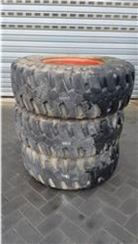 Michelin 335/80R18 (12.5R18) - Tyre/Reifen/Band - Шины и диски для Строительной техники: фото 1 Michelin 335/80R18 (12.5R18) - Tyre/Reifen/Band - Шины и диски для Строительной техники: фото 1