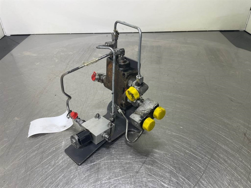 New Holland W110C - Priority valve/Prioritaetsventil - Гидравлика для Строительной техники: фото 2 New Holland W110C - Priority valve/Prioritaetsventil - Гидравлика для Строительной техники: фото 2