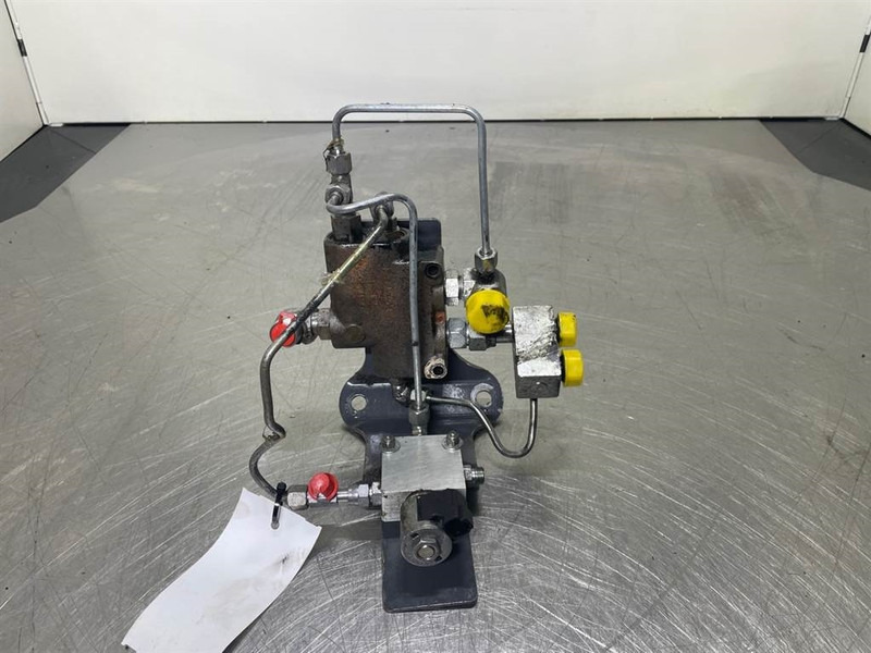 New Holland W110C - Priority valve/Prioritaetsventil - Гидравлика для Строительной техники: фото 1 New Holland W110C - Priority valve/Prioritaetsventil - Гидравлика для Строительной техники: фото 1