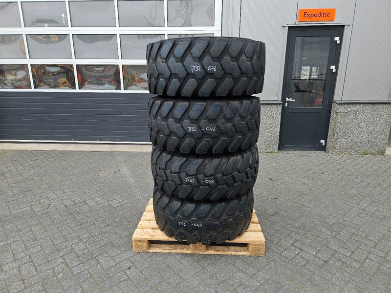 Schaeff SKL834-Firestone 405/70R18-Tire/Reifen/Band - Шины и диски для Строительной техники: фото 1 Schaeff SKL834-Firestone 405/70R18-Tire/Reifen/Band - Шины и диски для Строительной техники: фото 1