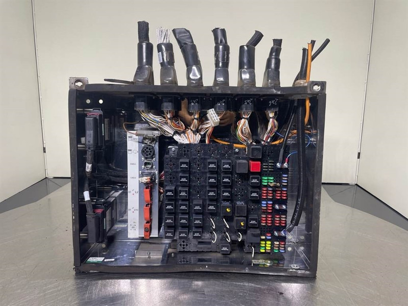 Sennebogen 835E-175343-Switch kabinet/Schaltschrank - Электрическая система для Строительной техники: фото 1 Sennebogen 835E-175343-Switch kabinet/Schaltschrank - Электрическая система для Строительной техники: фото 1