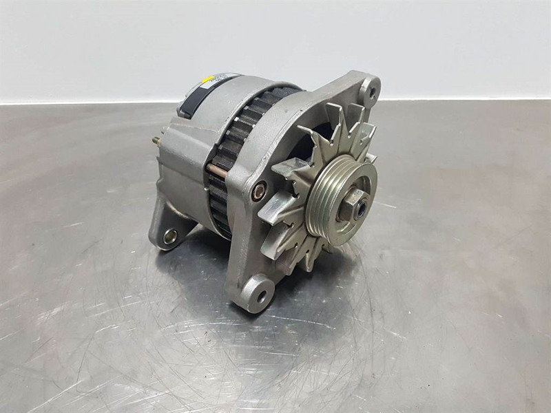 Terex Schaeff SKL833-14V 65A-Alternator/Lichtmaschine/Dynamo - Двигатель для Строительной техники: фото 1 Terex Schaeff SKL833-14V 65A-Alternator/Lichtmaschine/Dynamo - Двигатель для Строительной техники: фото 1