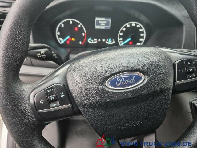 Ford Transit Custom 2.0 TDCi EURO 6 DAB Nur 95 TKM - Пассажирский фургон: фото 4 Ford Transit Custom 2.0 TDCi EURO 6 DAB Nur 95 TKM - Пассажирский фургон: фото 4