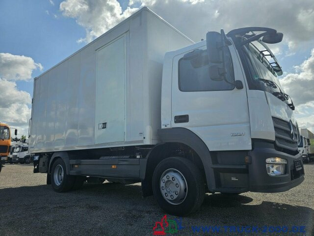 Mercedes-Benz Atego 1221 Koffer Ladebordwand 1.5t. seitl. Tür - Грузовик с закрытым кузовом: фото 3 Mercedes-Benz Atego 1221 Koffer Ladebordwand 1.5t. seitl. Tür - Грузовик с закрытым кузовом: фото 3