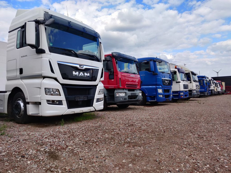 MAN Wij zoeken vrachtwagens / kranen / containersystemen - Грузовик с закрытым кузовом: фото 4 MAN Wij zoeken vrachtwagens / kranen / containersystemen - Грузовик с закрытым кузовом: фото 4