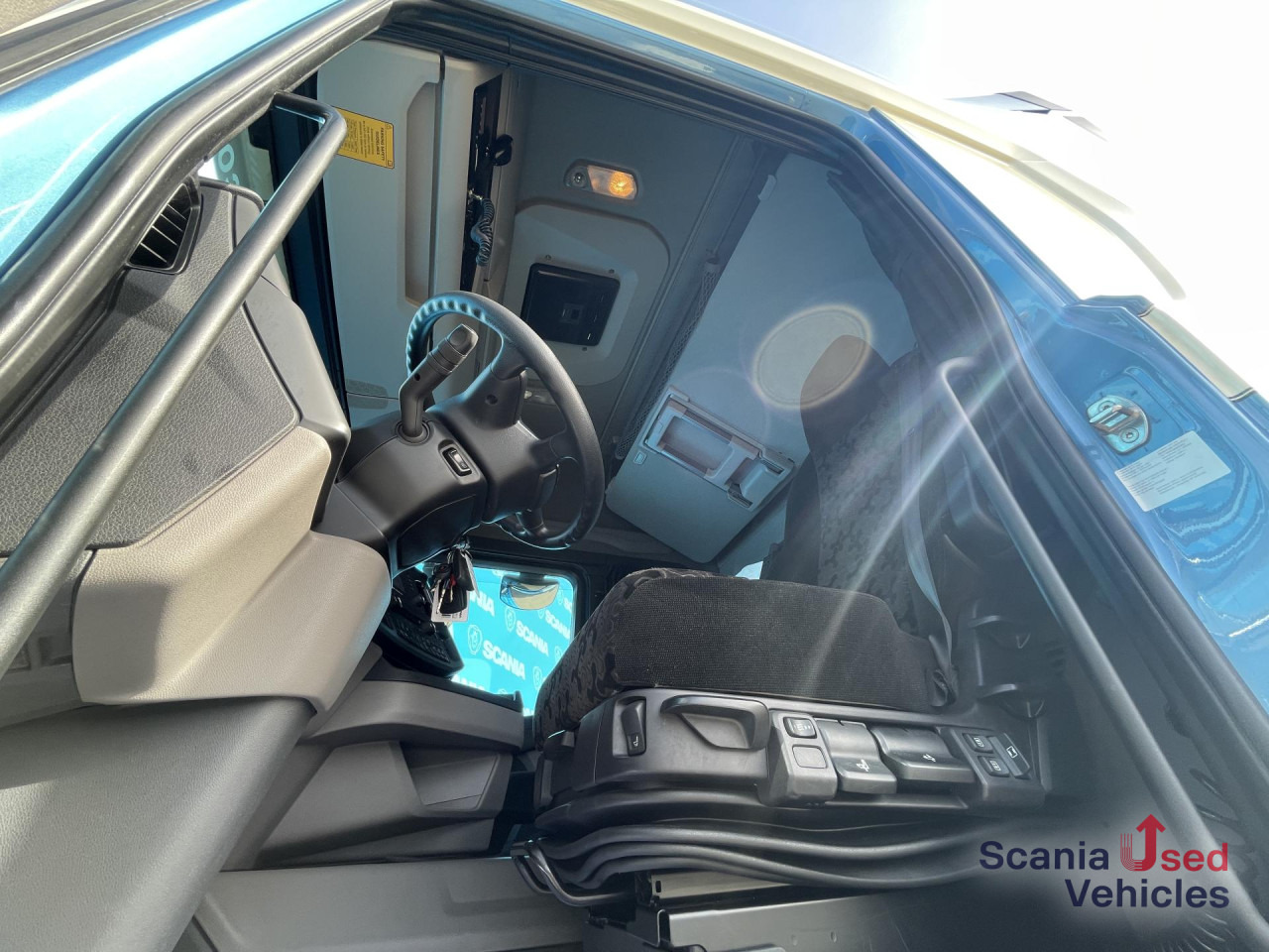 SCANIA R 410 A4x2NA RETARDER LED LNG SMART 2 P-AIRCO - Тягач: фото 5 SCANIA R 410 A4x2NA RETARDER LED LNG SMART 2 P-AIRCO - Тягач: фото 5