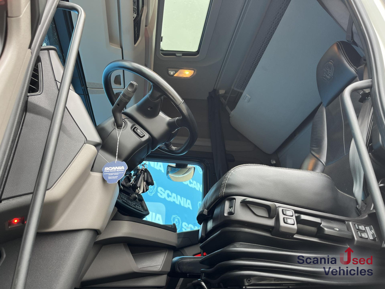 SCANIA S 590 A4x2NA V8 RETARDER DIFF-L 8T NAVI LED ALCOA - Тягач: фото 4 SCANIA S 590 A4x2NA V8 RETARDER DIFF-L 8T NAVI LED ALCOA - Тягач: фото 4