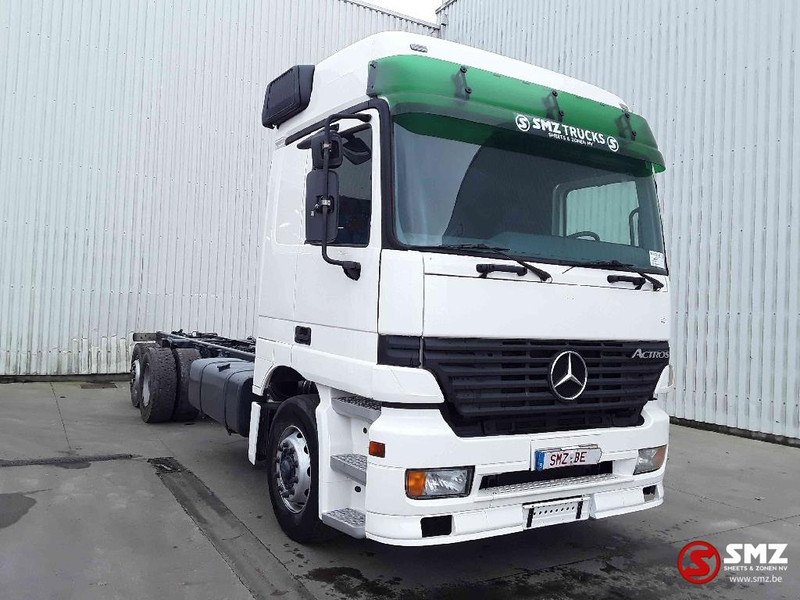 Mercedes-Benz Actros 2535 - Грузовик-шасси: фото 1 Mercedes-Benz Actros 2535 - Грузовик-шасси: фото 1