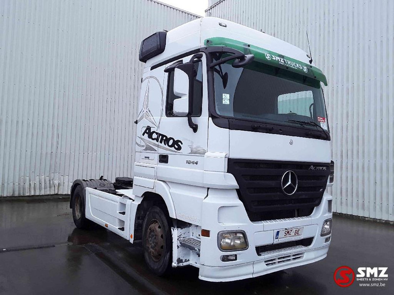Mercedes-Benz Actros 1844 megaspace 3 pedal - Тягач: фото 1 Mercedes-Benz Actros 1844 megaspace 3 pedal - Тягач: фото 1