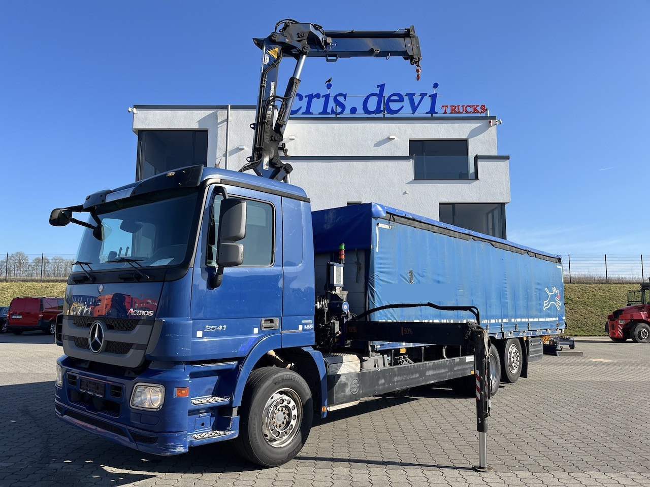 Mercedes-Benz 2541 6x2  Atlas 135.2E Pritsche 8,20 m Ausziehbar - Тентованный грузовик, Автоманипулятор: фото 1 Mercedes-Benz 2541 6x2  Atlas 135.2E Pritsche 8,20 m Ausziehbar - Тентованный грузовик, Автоманипулятор: фото 1