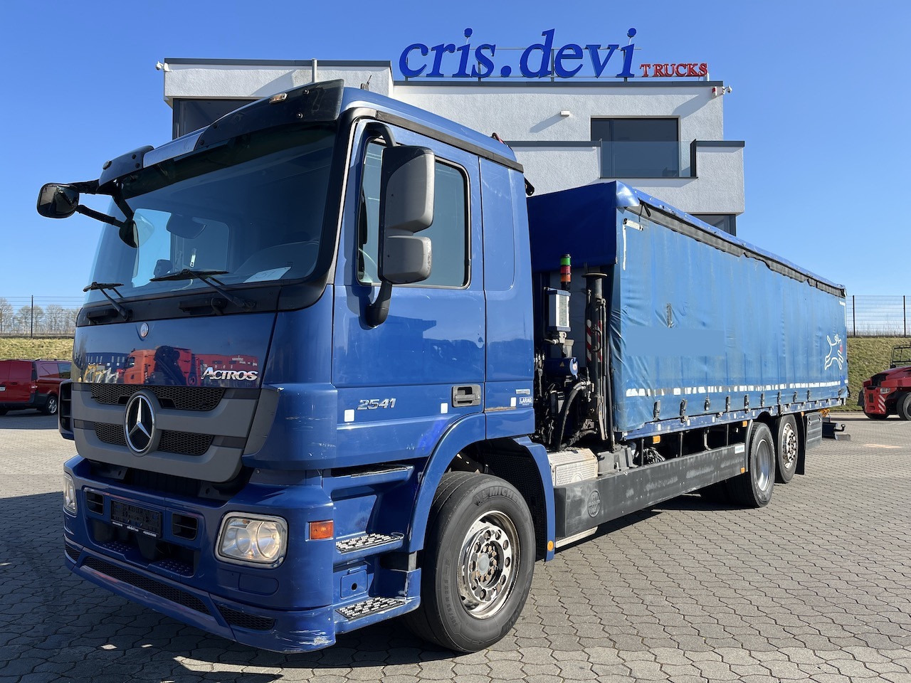 Mercedes-Benz 2541 6x2  Atlas 135.2E Pritsche 8,20 m - Тентованный грузовик, Автоманипулятор: фото 1 Mercedes-Benz 2541 6x2  Atlas 135.2E Pritsche 8,20 m - Тентованный грузовик, Автоманипулятор: фото 1