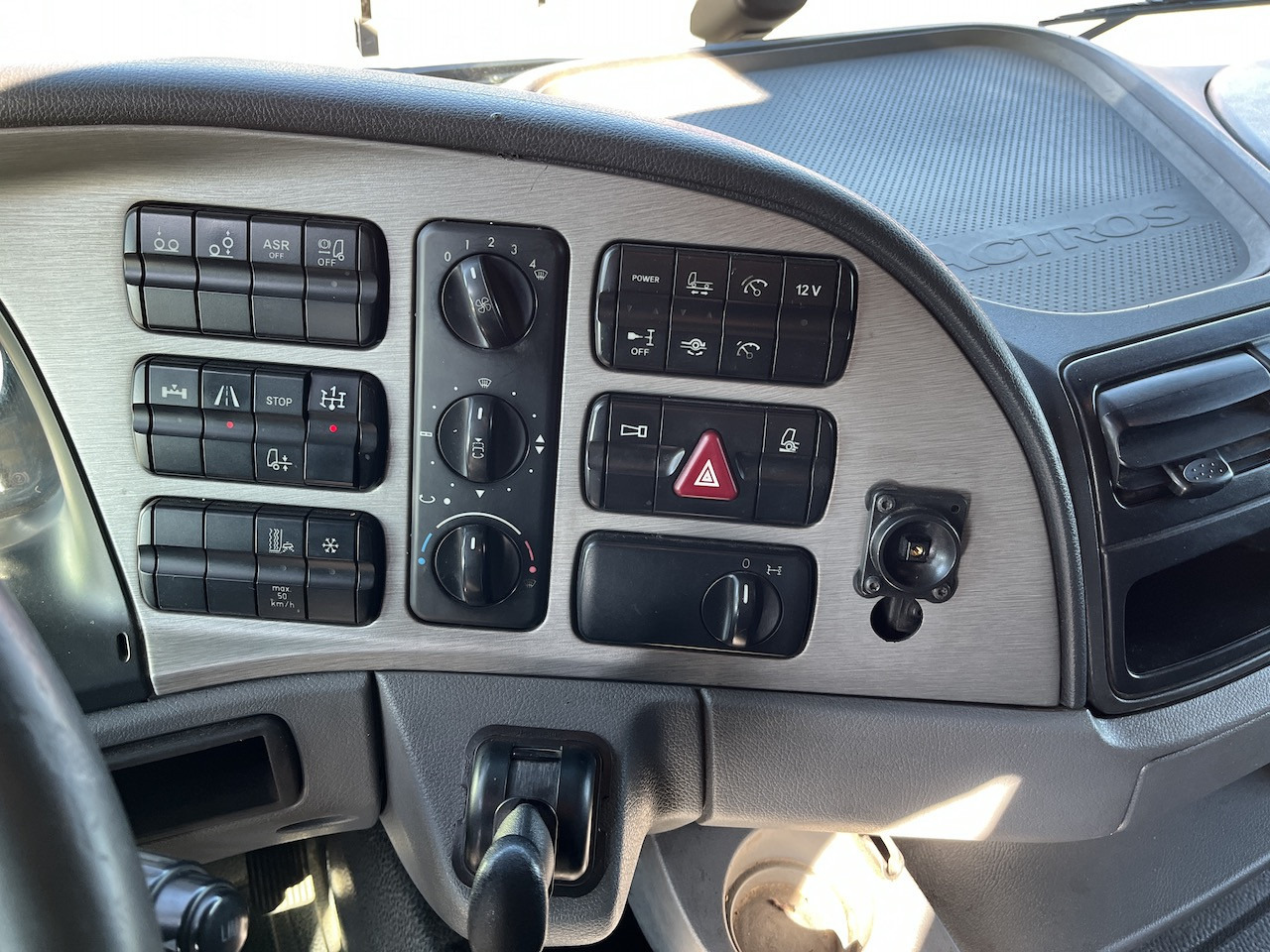 Mercedes-Benz 2541 6x2  Atlas 135.2E Pritsche 8,20 m - Тентованный грузовик, Автоманипулятор: фото 5 Mercedes-Benz 2541 6x2  Atlas 135.2E Pritsche 8,20 m - Тентованный грузовик, Автоманипулятор: фото 5