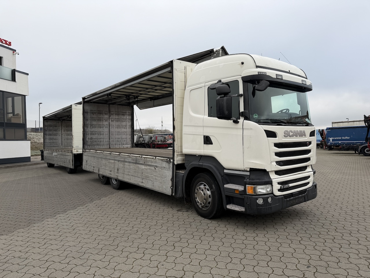 Грузовик с закрытым кузовом Scania R 450 6x2 Geränkezug + Orten Anhänger: фото 13