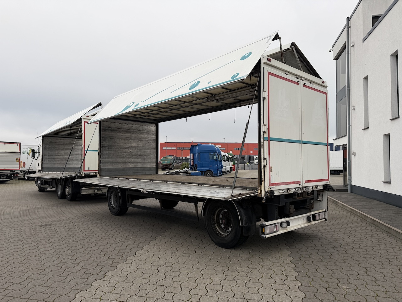 Грузовик с закрытым кузовом Scania R 450 6x2 Geränkezug + Orten Anhänger: фото 9