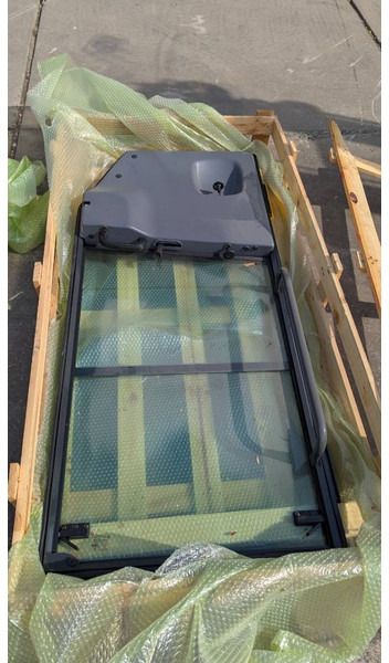 Komatsu WA100-5 DOOR ASSY 417-926-3106 - Кабина и интерьер для Строительной техники: фото 3 Komatsu WA100-5 DOOR ASSY 417-926-3106 - Кабина и интерьер для Строительной техники: фото 3