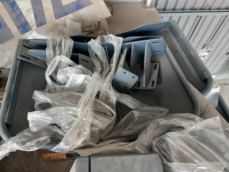 Komatsu PW158-11 MUDGUARDS - Навесное оборудование для Строительной техники: фото 4 Komatsu PW158-11 MUDGUARDS - Навесное оборудование для Строительной техники: фото 4