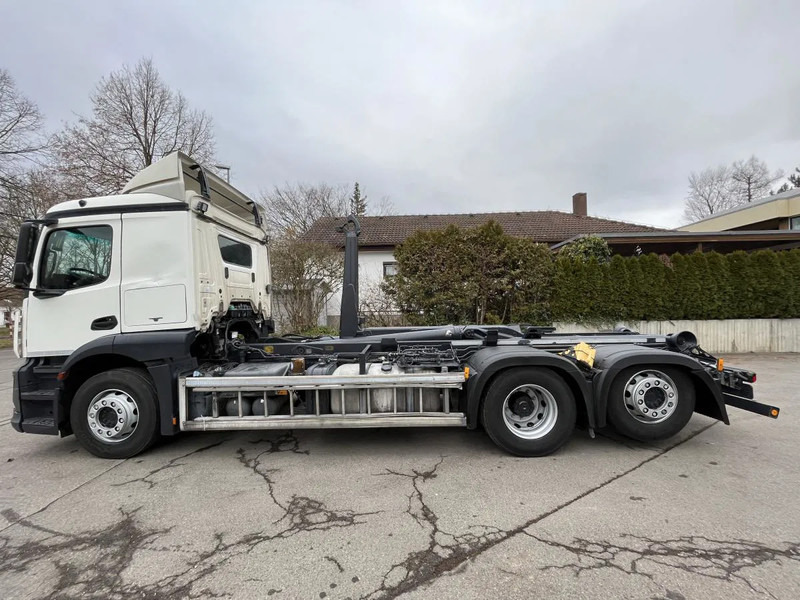 Mercedes-Benz Actros 2543 BL 6x2 MEILLER Abroller TÜV NEU! - Крюковой мультилифт: фото 2 Mercedes-Benz Actros 2543 BL 6x2 MEILLER Abroller TÜV NEU! - Крюковой мультилифт: фото 2