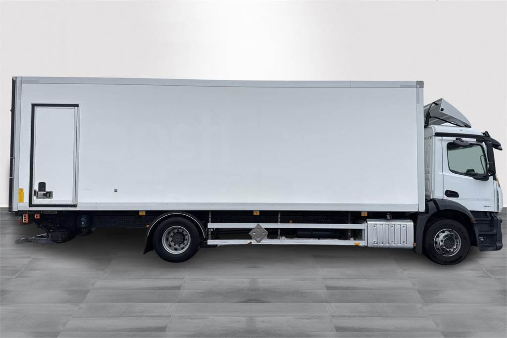 Mercedes-Benz ACTROS 1827 5 KSA-kori +PL - Грузовик с закрытым кузовом: фото 5 Mercedes-Benz ACTROS 1827 5 KSA-kori +PL - Грузовик с закрытым кузовом: фото 5