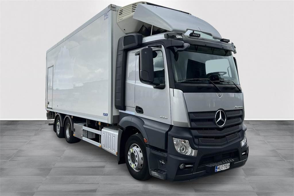 Mercedes-Benz ACTROS 2551 6X2 FRC 06/2027 - Изотермический грузовик: фото 3 Mercedes-Benz ACTROS 2551 6X2 FRC 06/2027 - Изотермический грузовик: фото 3