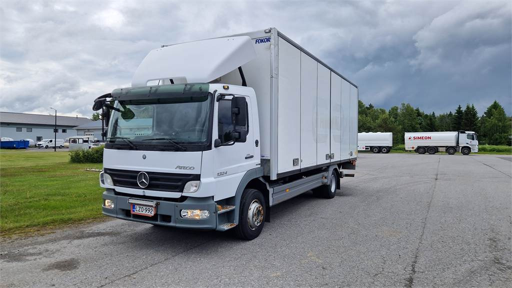 Mercedes-Benz ATEGO 1324L/48 - Грузовик с закрытым кузовом: фото 1 Mercedes-Benz ATEGO 1324L/48 - Грузовик с закрытым кузовом: фото 1