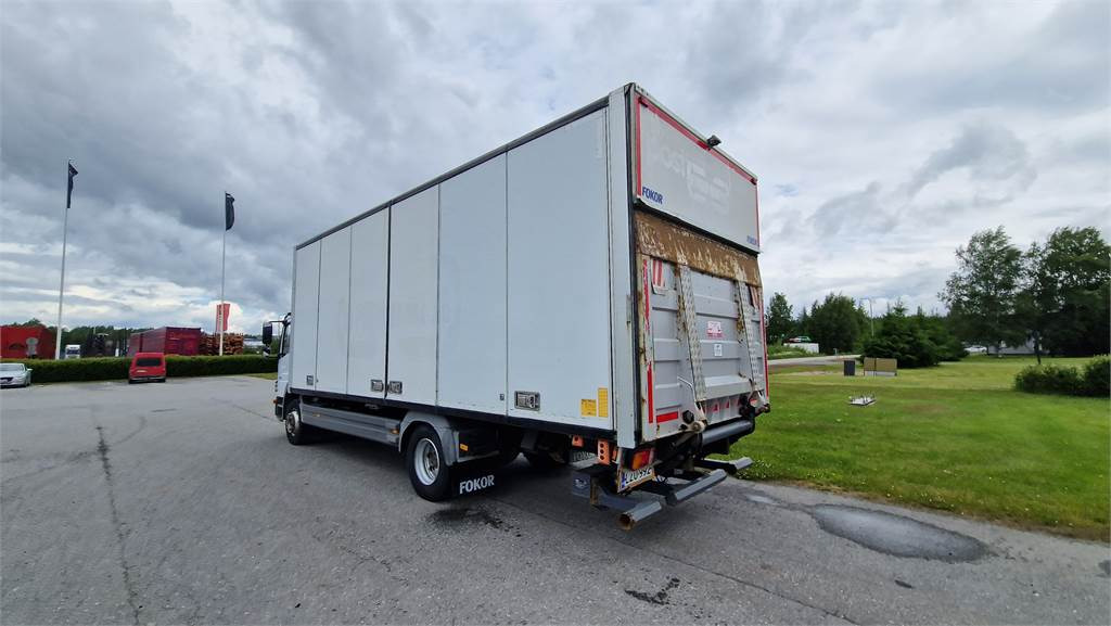 Mercedes-Benz ATEGO 1324L/48 - Грузовик с закрытым кузовом: фото 4 Mercedes-Benz ATEGO 1324L/48 - Грузовик с закрытым кузовом: фото 4