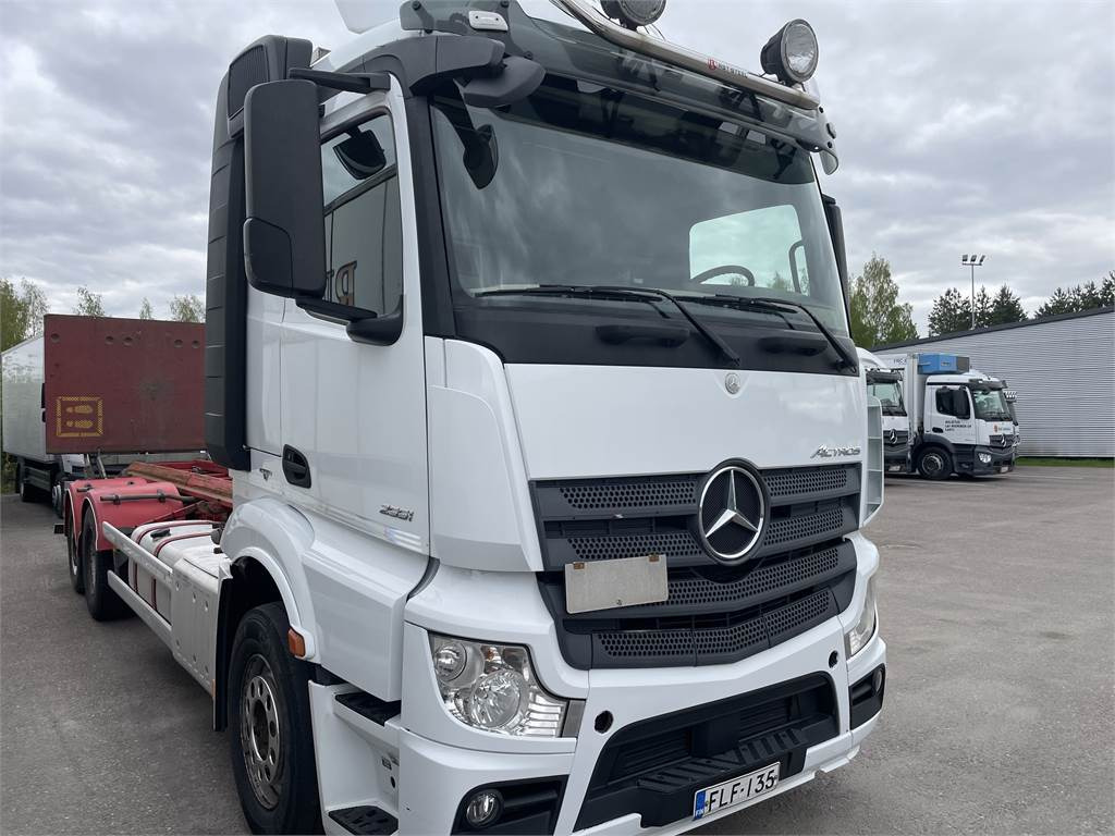 Mercedes-Benz Actros L 2551 L/6x2ENA - Грузовик-шасси: фото 2 Mercedes-Benz Actros L 2551 L/6x2ENA - Грузовик-шасси: фото 2