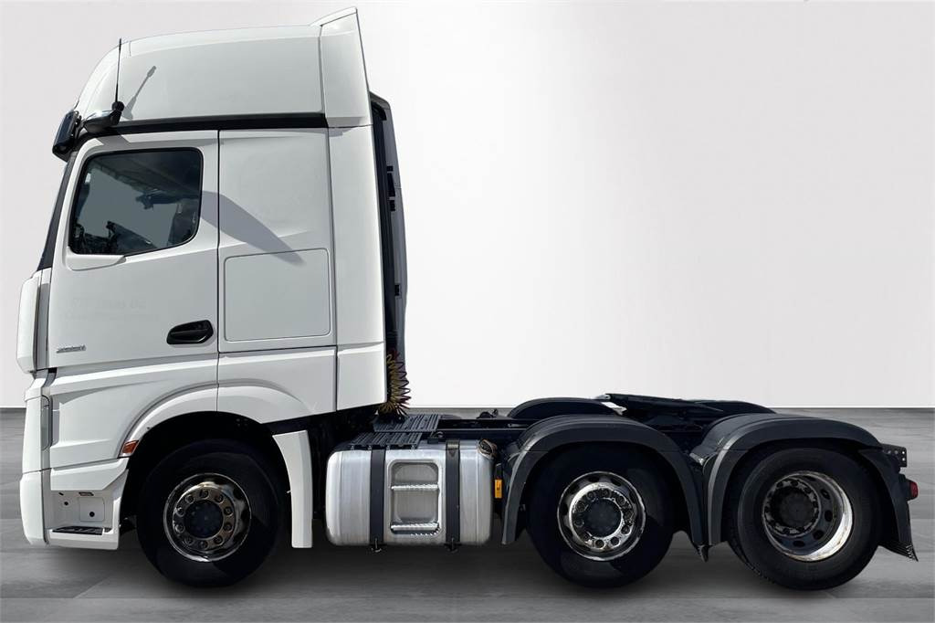 Mercedes-Benz ACTROS ACTROS 2551LS 6x2/4 Väliteli - Тягач: фото 4 Mercedes-Benz ACTROS ACTROS 2551LS 6x2/4 Väliteli - Тягач: фото 4