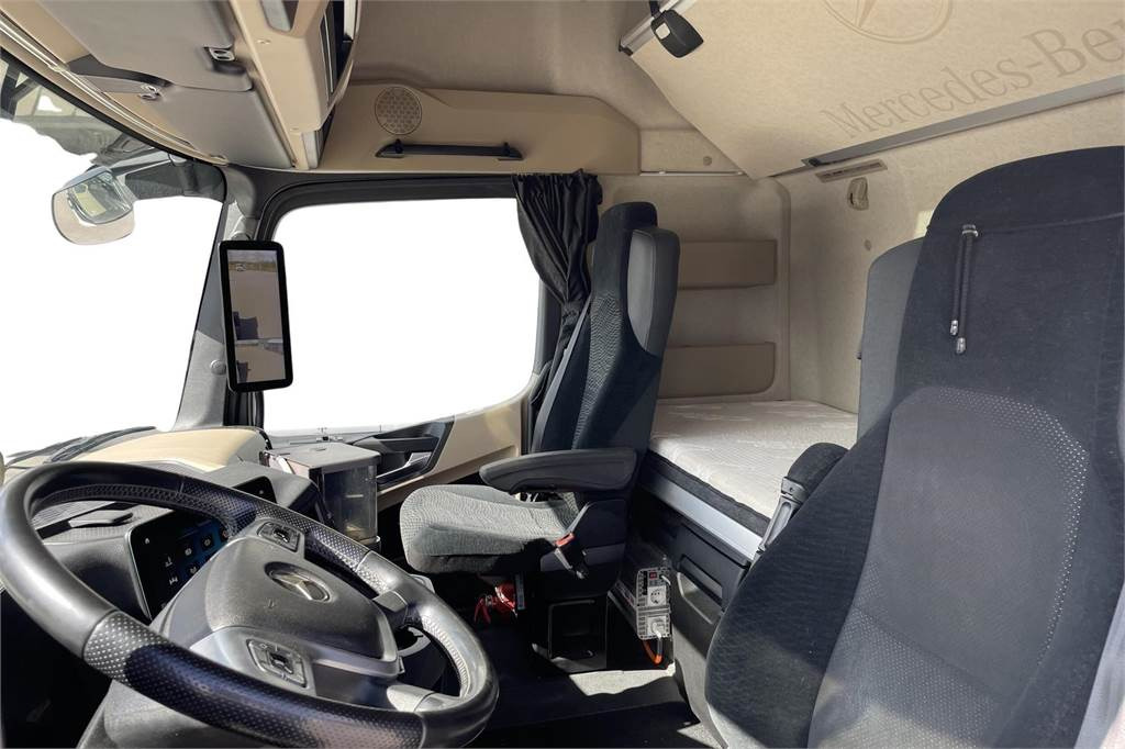 Mercedes-Benz ACTROS ACTROS 2551LS 6x2/4 Väliteli - Тягач: фото 5 Mercedes-Benz ACTROS ACTROS 2551LS 6x2/4 Väliteli - Тягач: фото 5