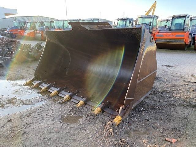 Liebherr (1884) L 586 Schaufel / bucket - Колёсный погрузчик: фото 5 Liebherr (1884) L 586 Schaufel / bucket - Колёсный погрузчик: фото 5