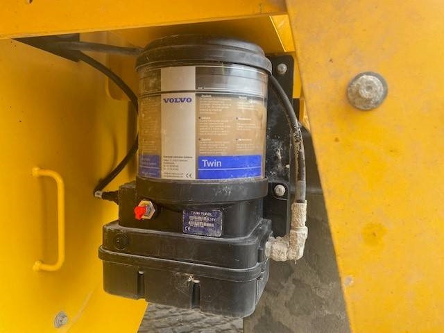 Колёсный погрузчик Volvo L 120 H MIETE / RENTAL (12005511): фото 13 Колёсный погрузчик Volvo L 120 H MIETE / RENTAL (12005511): фото 13