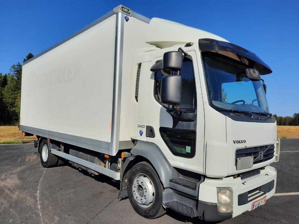 Volvo FL 240 - Грузовик с закрытым кузовом: фото 2 Volvo FL 240 - Грузовик с закрытым кузовом: фото 2