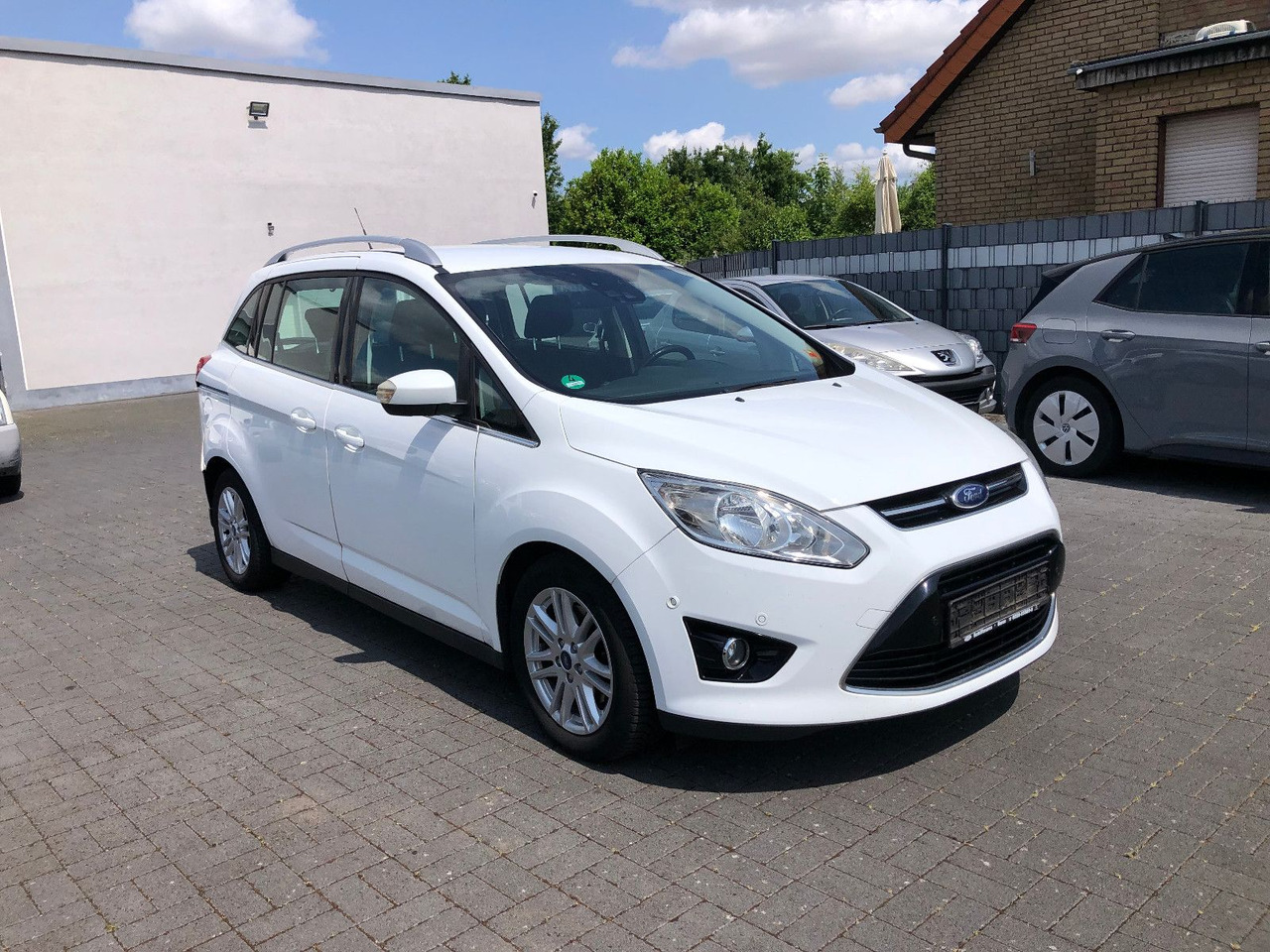 Ford Grand C-Max 2.0 TDCi Titanium - Пассажирский фургон: фото 1 Ford Grand C-Max 2.0 TDCi Titanium - Пассажирский фургон: фото 1