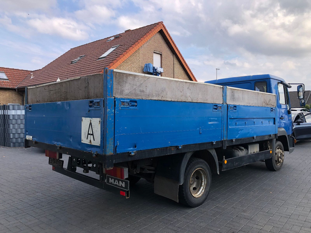 MAN LE 140 C Klima, Tempomat, TÜV 11-2025 - Малотоннажный бортовой грузовик: фото 4 MAN LE 140 C Klima, Tempomat, TÜV 11-2025 - Малотоннажный бортовой грузовик: фото 4