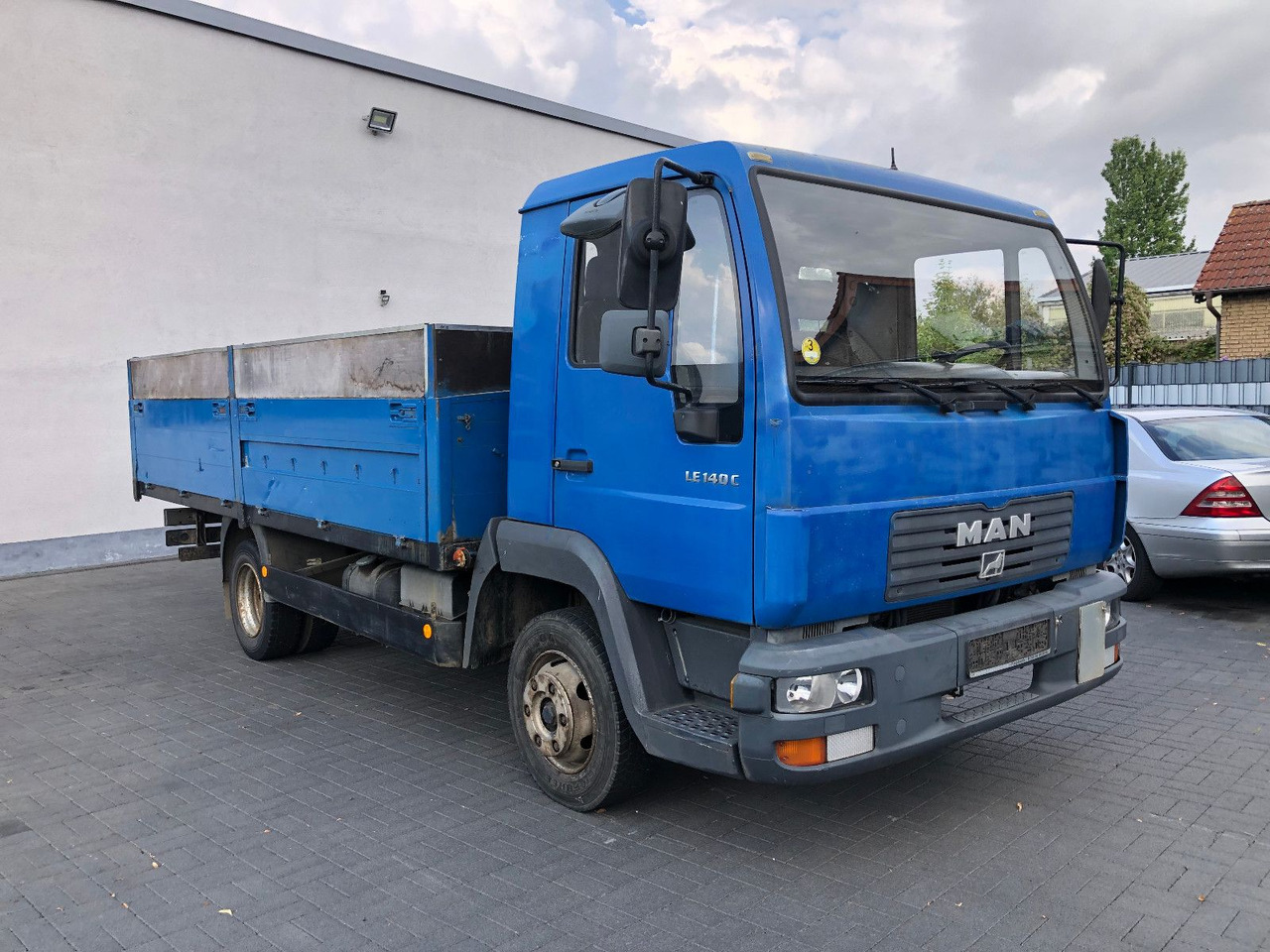 MAN LE 140 C Klima, Tempomat, TÜV 11-2025 - Малотоннажный бортовой грузовик: фото 3 MAN LE 140 C Klima, Tempomat, TÜV 11-2025 - Малотоннажный бортовой грузовик: фото 3