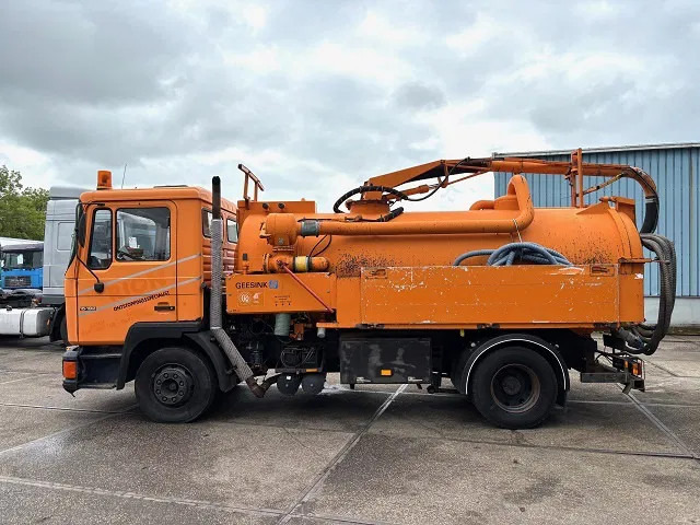 MAN F 15.192 (6-CILINDER) WITH GEESINK VACUUM TANK (MANUAL GEARBOX / P.T.O.) ORIGINAL DUTCH TRUCK - Ассенизатор: фото 5 MAN F 15.192 (6-CILINDER) WITH GEESINK VACUUM TANK (MANUAL GEARBOX / P.T.O.) ORIGINAL DUTCH TRUCK - Ассенизатор: фото 5