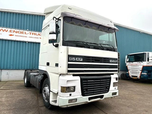 DAF 95.380 XF SPACECAB (EURO 2 (MECHANICAL PUMP & INJECTORS) / ZF16 MANUAL GEARBOX / AIRCONDITIONING) - Тягач: фото 2 DAF 95.380 XF SPACECAB (EURO 2 (MECHANICAL PUMP & INJECTORS) / ZF16 MANUAL GEARBOX / AIRCONDITIONING) - Тягач: фото 2