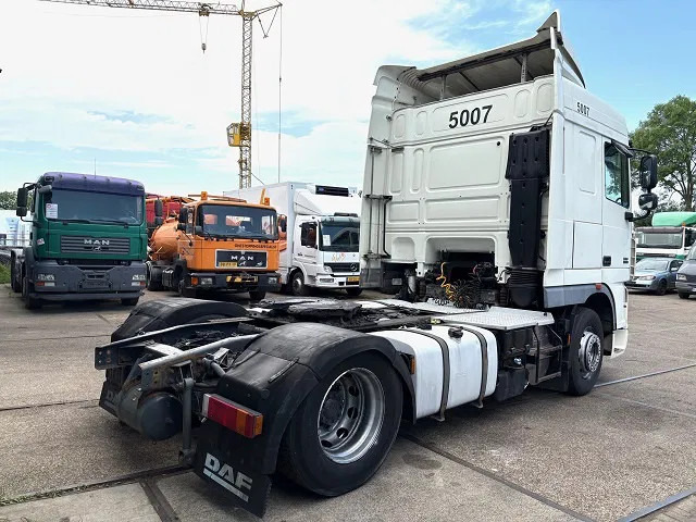 DAF XF 105.460 SPACECAB (ZF16 MANUAL GEARBOX / MX-BRAKE / 870+430 LITER TANK / FRIDGE / AIRCONDITIONING) - Тягач: фото 3 DAF XF 105.460 SPACECAB (ZF16 MANUAL GEARBOX / MX-BRAKE / 870+430 LITER TANK / FRIDGE / AIRCONDITIONING) - Тягач: фото 3