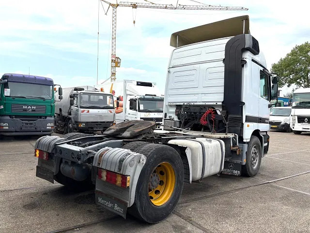Mercedes-Benz Actros 1840 LS (MP1) (EPS WITH CLUTCH (3 PEDALS) / RETARDER / ROOF SPOILER / ETC.) - Тягач: фото 3 Mercedes-Benz Actros 1840 LS (MP1) (EPS WITH CLUTCH (3 PEDALS) / RETARDER / ROOF SPOILER / ETC.) - Тягач: фото 3