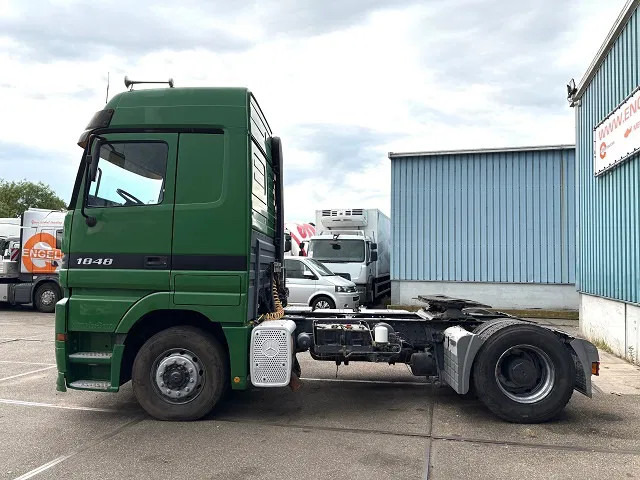 Mercedes-Benz Actros 1848 V8 MEGASPACE (EPS WITH CLUTCH (3 PEDALS) / REDUCTION AXLE / FRIDGE / ETC.) - Тягач: фото 5 Mercedes-Benz Actros 1848 V8 MEGASPACE (EPS WITH CLUTCH (3 PEDALS) / REDUCTION AXLE / FRIDGE / ETC.) - Тягач: фото 5