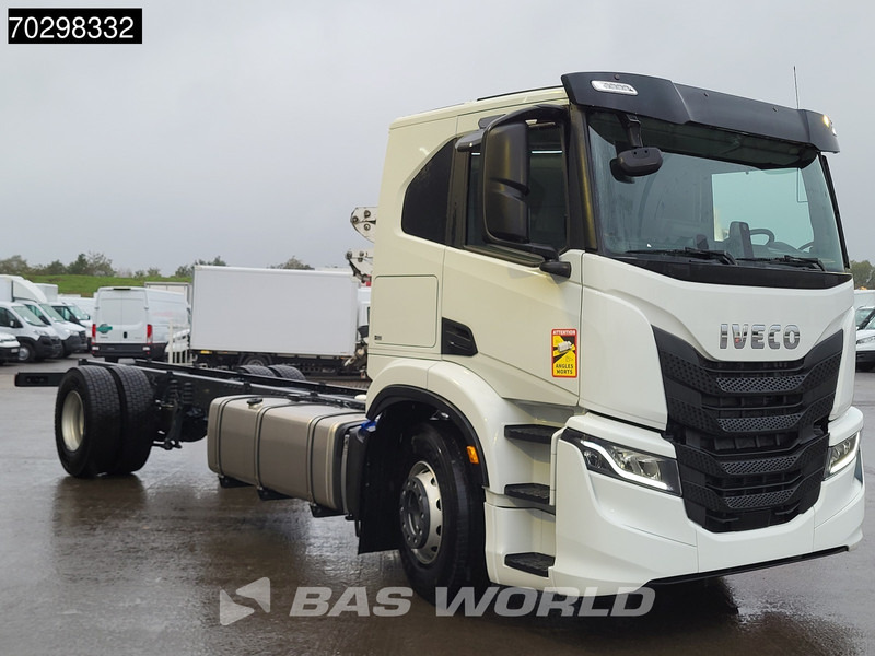 Iveco S-Way 340 4X2 NEW chassis! Automatic Navi ACC LED Euro 6 - Грузовик-шасси: фото 3 Iveco S-Way 340 4X2 NEW chassis! Automatic Navi ACC LED Euro 6 - Грузовик-шасси: фото 3