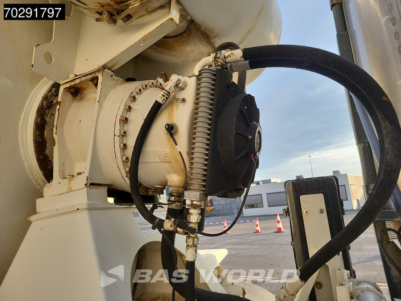Автобетоносмеситель Mercedes-Benz Actros 3241 8X4 Retarder 9m3 Stetter Steelsuspension 3-Pedals Euro 4: фото 13 Автобетоносмеситель Mercedes-Benz Actros 3241 8X4 Retarder 9m3 Stetter Steelsuspension 3-Pedals Euro 4: фото 13