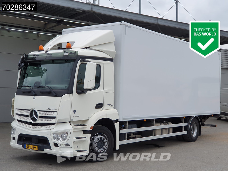 Грузовик с закрытым кузовом Mercedes-Benz Antos 1932 4X2 19t NL-Truck APK 2500kg Ladebordwand Automatic ACC Euro 6: фото 1