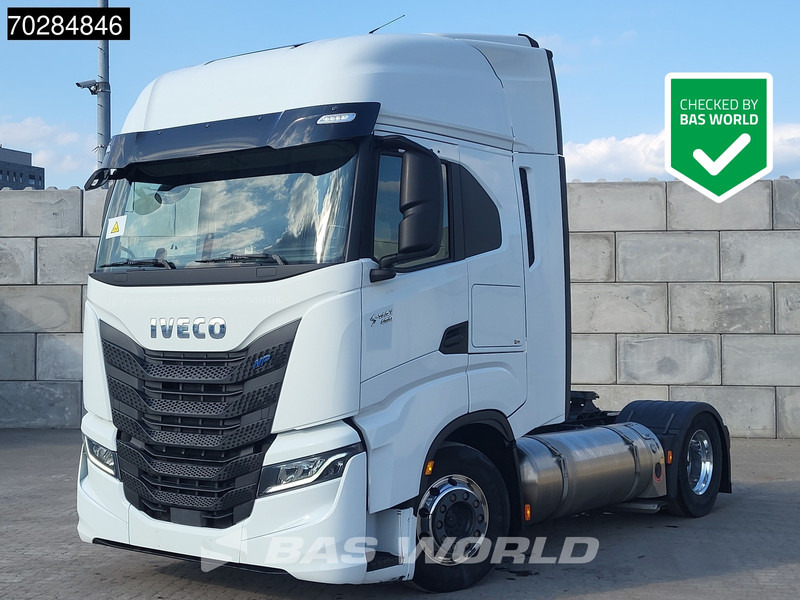 Iveco S-Way 460 S-Way 4X2 Retarder 2x LNG Tanks Navi ACC Alcoa's - Тягач: фото 1 Iveco S-Way 460 S-Way 4X2 Retarder 2x LNG Tanks Navi ACC Alcoa's - Тягач: фото 1